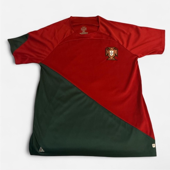 Nike Red and Green Men's Jersey - Picture 1 of 2